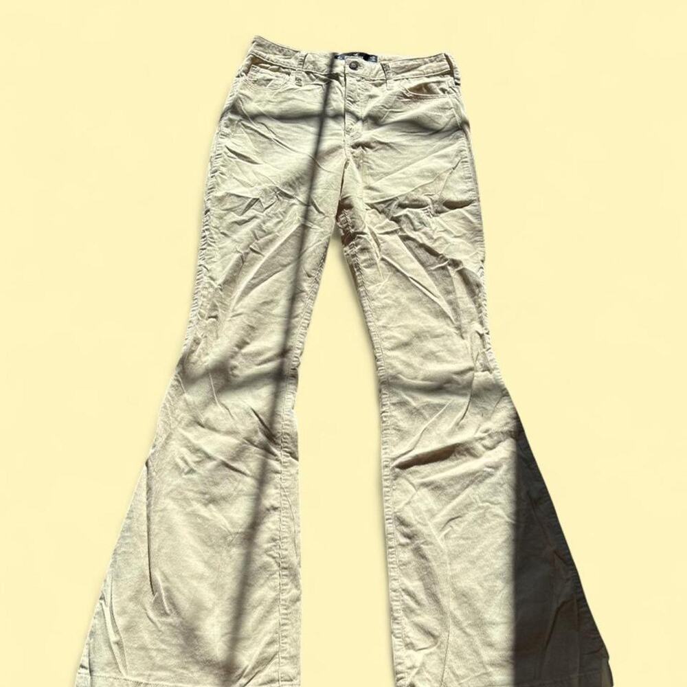 Never worn hollister cream corduroy pants